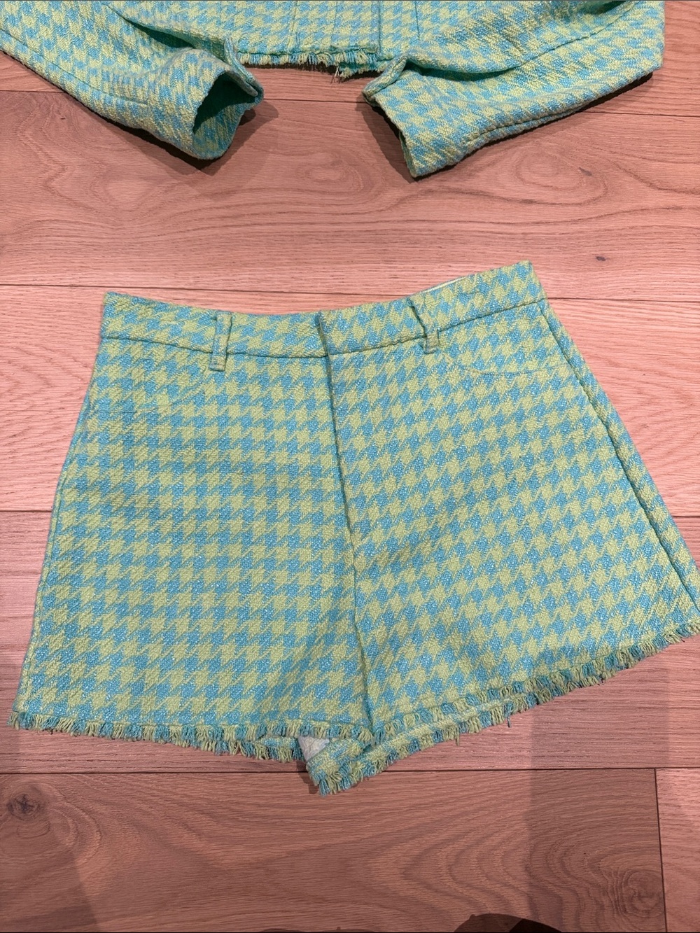 Zara Cropped Houndstooth Tweed Women's Shorts in Aqua & Lime